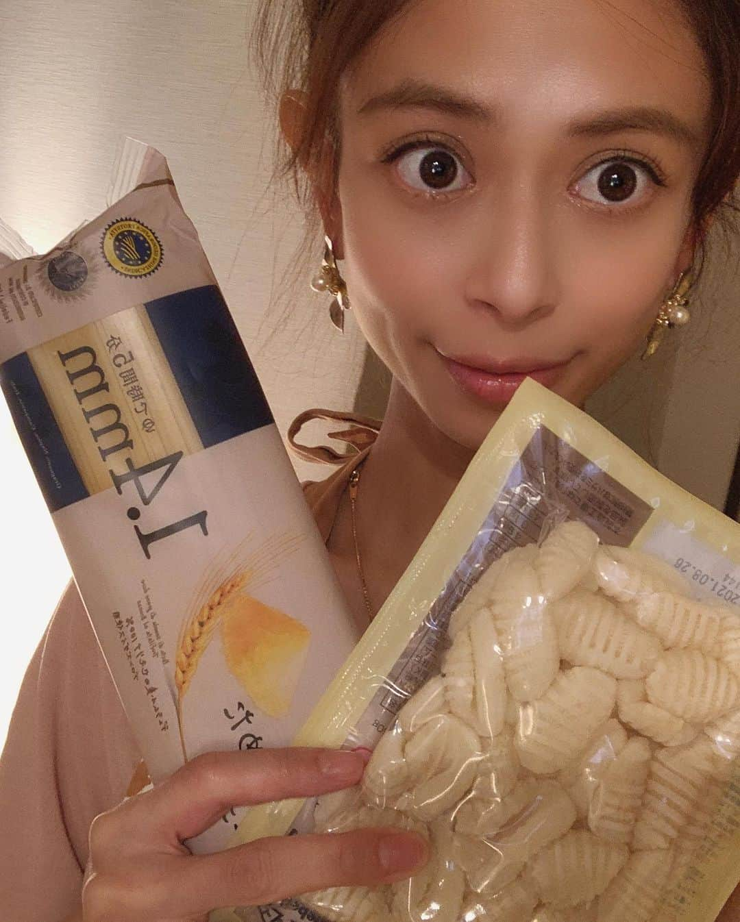 間宮梨花さんのインスタグラム写真 - (間宮梨花Instagram)「2020.11月 我が家で社員さんの 誕生日パーティー🎉🎉💕💕 #11月の話 #ホムパ #タコスパーティー  #誕生日会 #ホムパメニュー #誕生日会メニュー」2月10日 12時46分 - rika_aizawa0329