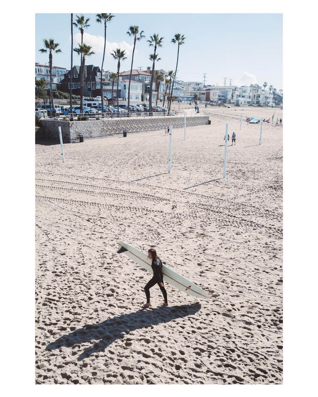 Pete Halvorsenさんのインスタグラム写真 - (Pete HalvorsenInstagram)「Palms on Parade.  3 images from the last week.  .  1. Sunrise on the Northside  2. @nostrilsopen the road home.  3. @tchappy1 post session with his @tylersurfboards   Leica Q2」2月10日 12時42分 - petehalvorsen