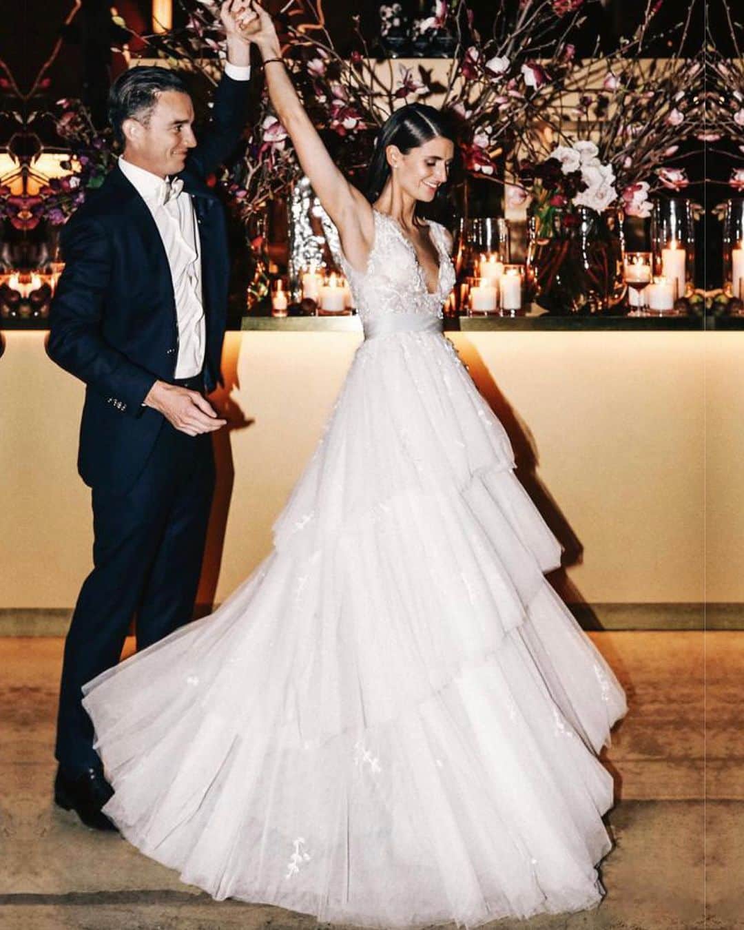 Monique Lhuillierのインスタグラム：「Beauty in Motion 🤍♥️ #moniquelhuillier #mlbride」