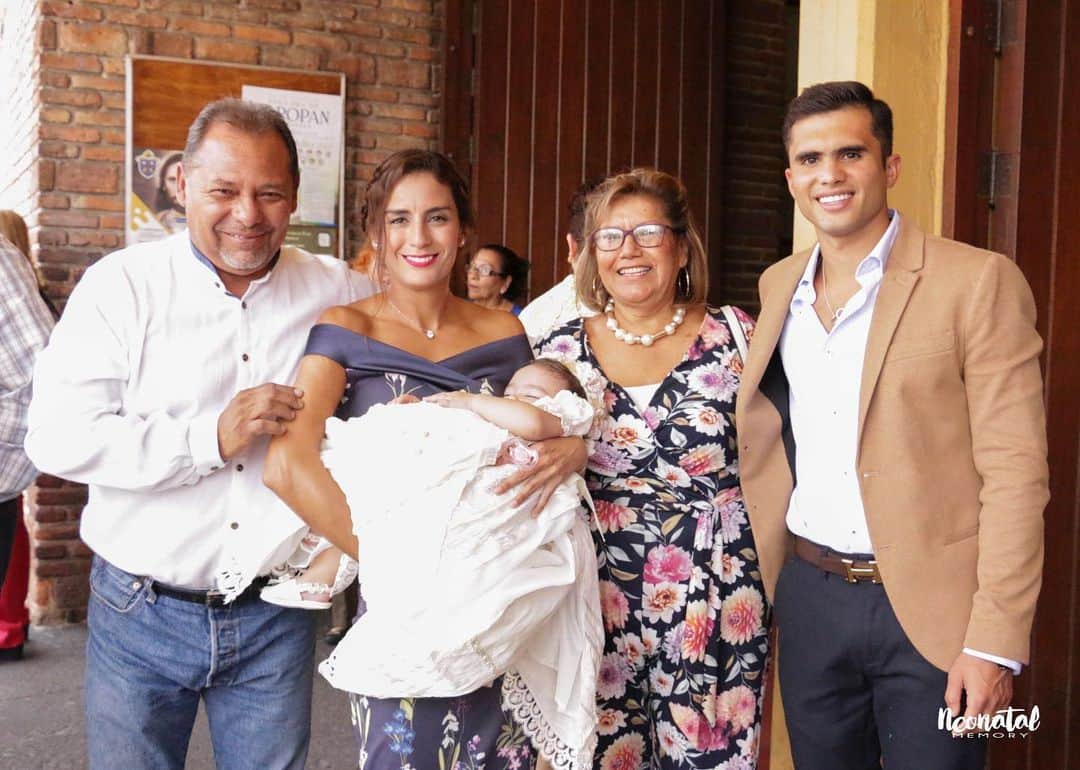 イヴァン・ガルシアのインスタグラム：「Noticias que te parten el corazón 💔.. Solo tengo palabras de agradecimiento a usted #DonGerman agradecer su amistad, cariño, amor a mi y mi familia , fue una persona impecable , siempre feliz y con muy buenos consejos , todos saben que yo lo quería como papá y toda mi familia lo quería y apreciaba ... Le doy gracias a la vida y a dios por permitirme coincidir con usted y su familia ... mucha fuerza mi hermano @germanduva estamos contigo y toda tu familia .. pronta resignación 🙏🏻 DESCANSE EN PAZ 😞💔🙏🏻  #porfavorcuidense #nobajeslaguardia」