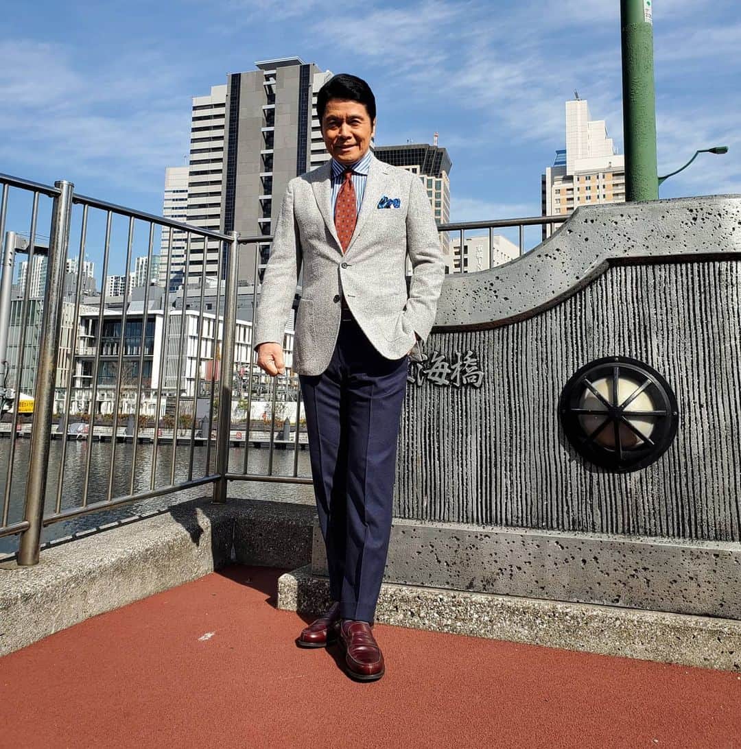 峰竜太のインスタグラム：「#アド街ック天国 https://twitter.com/admati_official/status/1278965427142451200?s=12 #jacket#borrelli#shirt#yamatoyashirt#tie#liverano_liverano#pants#vigano#shoes#paraboot」