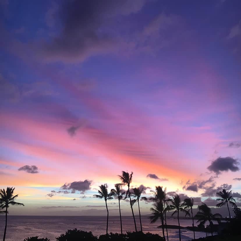 工藤まやさんのインスタグラム写真 - (工藤まやInstagram)「あれから20年。ハワイが悲しい思い出の場所となったはずだろうに、遺族の方はこの地を毎年訪れハワイの人々に救われたと言ってくださる。今年はそれも叶いませんが節目の年として胸に刻みたいと思います。  #えひめ丸 #カカアコ」2月10日 13時27分 - mayahawaii325