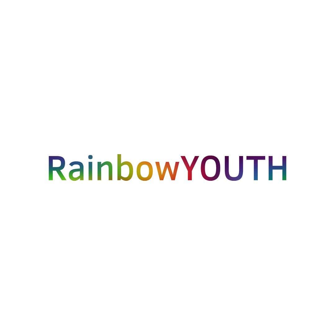 カレンウォーカーのインスタグラム：「A message from Karen: @RainbowYOUTH are heroes within our community: protectors, supporters, sympathizers, guardians, warriors. They’re doing real work. Work that shouldn’t have to be done, but still does, because bigotry, discrimination, injustice, ignorance and stubbornness still walk among us. Someday, our young people won’t need RainbowYOUTH but, for now, so many of them really do. They might need @RainbowYOUTH to help them escape an unsafe household or life on the streets; or to find support services and information for themselves and their whānau; or to provide safe drop-in spaces and community wardrobes; or to connect with social groups and online support; or the many other services that RainbowYOUTH provide.⁣  ⁣ When RainbowYOUTH reached out to us last July, I was astonished to learn just how much of a need for their services there is. The idea of a young person sleeping on the streets because their Rainbow identity makes them unwelcome at home is wrenching to me, as it should be to anyone. ⁣  ⁣ Several of my closest family are proudly on the Rainbow and, as a family, we wave the Rainbow flag with love and pride. I wish for the world to be one where all young people and their whānau are able to feel the same way and it breaks my heart that there are those who suffer with this for no good reason.⁣  ⁣ So, how members of the Rainbow community feel and are treated is very important and deeply personal to me. That’s why I wanted to expand on the work we started with @RainbowYOUTH last year with this @AucklandPride month’s project - the intention of which is to raise awareness around their work and money for their coffers. We’re grateful to our community who’ve come running fast to support @RainbowYOUTH by buying these products and we’re proud to be gifting to RainbowYOUTH all the profits from this project plus an additional 400% of that figure. We’re also grateful for all those who’ve taken the opportunity to look into the work that RainbowYOUTH do and make a difference in their own way.. (continued below in comments)」