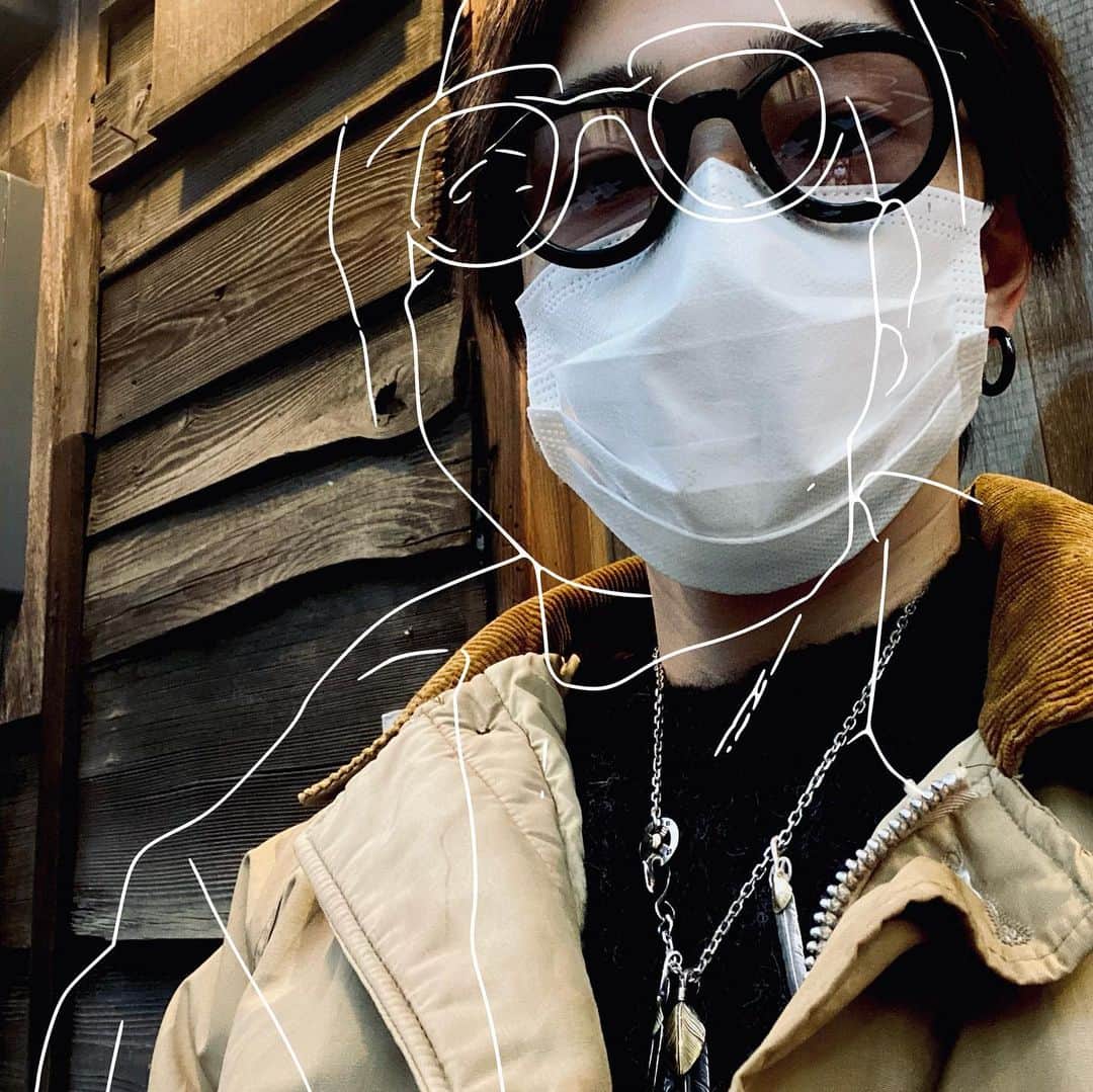 堀夏喜のインスタグラム：「🤳🏻👨🏻‍🎨  #靴擦れ」