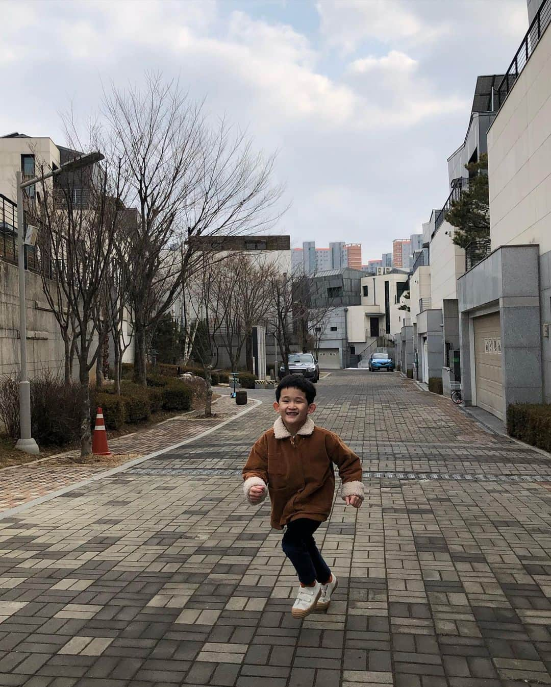 パク・ウォンジさんのインスタグラム写真 - (パク・ウォンジInstagram)「🏃🏻 사랑한다 사랑한다 🏃🏻」2月10日 15時12分 - sisi_wonji