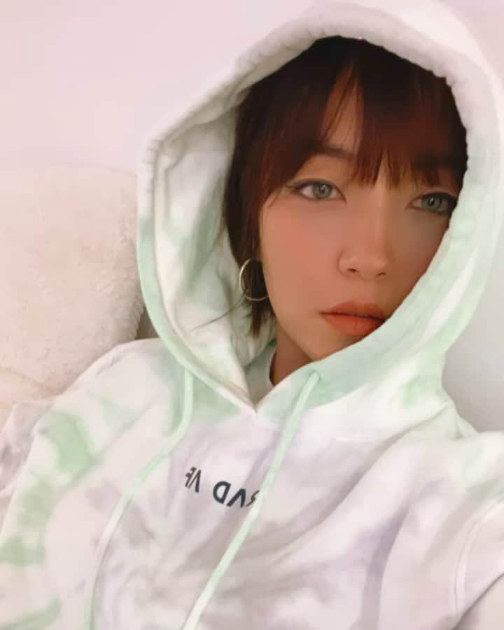 ジンジョー・リーのインスタグラム：「🍏 @coderadbyjinjoo」