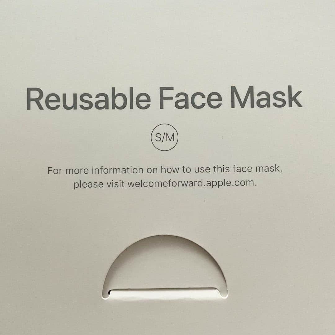 HYPEBEASTさんのインスタグラム写真 - (HYPEBEASTInstagram)「@fujiwarahiroshi shares a look at the reusable face masks @apple designed during the Coronavirus pandemic. Developed by the engineering and industrial designers behind the iPhone and iPad, Apple’s special personal protective equipment was created specifically for employees and features three layers of material that effectively filters out particles and can be washed and reused up to five times. ⁠⠀ Photo: Hiroshi Fujiwara」2月10日 15時55分 - hypebeast