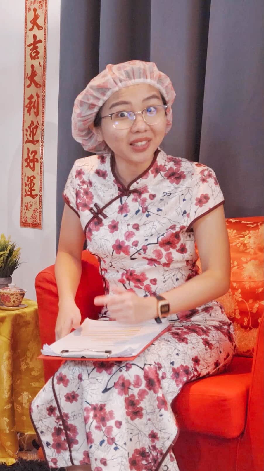 エアアジアのインスタグラム：「🏮Happy Chinese Niu Year!🏮  We wish you everlasting happiness, health and prosperity this festive season.  Stay safe and make your life easier and order all your OXpicious supply online from SHOP, FRESH & FOOD 🤩  #GoRed this CNY with Master Niu. It’s time for the annual Feng Shui reading. Learn how you can make 2021 an Oxpicious year for you! 🍊  Download airasia, The Asean Super App, and enjoy UNLIMITED FREE DELIVERY until 18 February 2021! T&Cs apply.* __________ *Promo is applicable in Klang Valley only. Launching in more cities soon. Stay tuned. For Food: Unlimited Free Deliveries for ALL across Food (up to 15km); Fresh: Use STAYHOME promo code and min. RM30 spend, no distance limitation; and for Shop: min. RM30 spend, no distance limitation.」