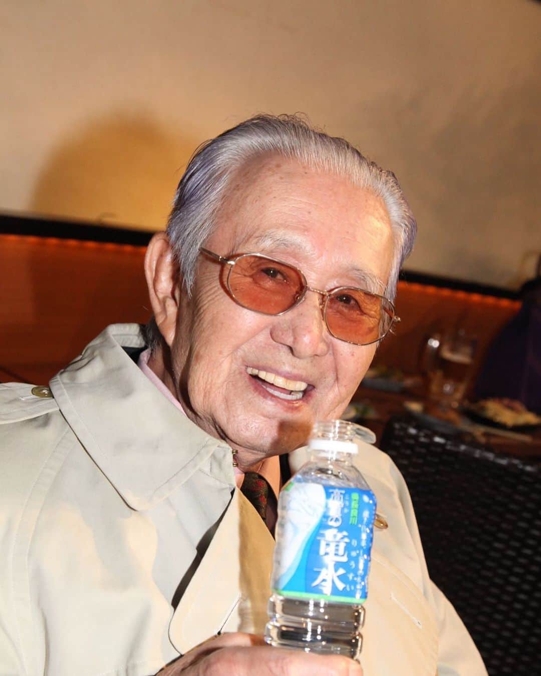 伊藤準規のインスタグラム：「🙇‍♂️  森山周一郎さんとの出会いは 僕が中学校１年生の時でした。 森山さんに将来の夢を聞かれ プロ野球選手です！ と僕は即答しました。 必ずなれる。 俺は応援すると言って頂き、 中学校１年生からずっと気にかけて 頂いて、学生野球を何試合も見に来て 下さいました。  僕が中日ドラゴンズに入団するまでの 道筋がありますが、その道筋を作って 頂いた始まりは森山周一郎さんです。 森山周一郎さんに出会って無ければ、 今の僕は無かったと思います。  エピソード、感謝書ききれない ない程お世話になりました。 本当にありがとうございました。  ご生前のご厚情に深く感謝するとともに、心よりご冥福をお祈り申し上げます。  #森山周一郎　様 #紅の豚 #ポルコロッソ #スタジオジブリ #感謝 #中日ドラゴンズ」