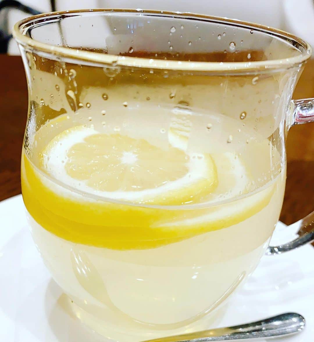 ヒカル（はやぶさ）さんのインスタグラム写真 - (ヒカル（はやぶさ）Instagram)「#レモネード #ホット #飲み物 #レモン #美味しい #落ち着こう #あたたまる」2月10日 16時51分 - hayabusahikaru8823