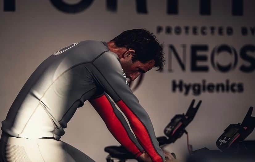 のインスタグラム：「The countdown is on to the final of the @prada cup as @benainslie prepares for the weigh in. #henrilloyd #americascup #racing #sailing #race」