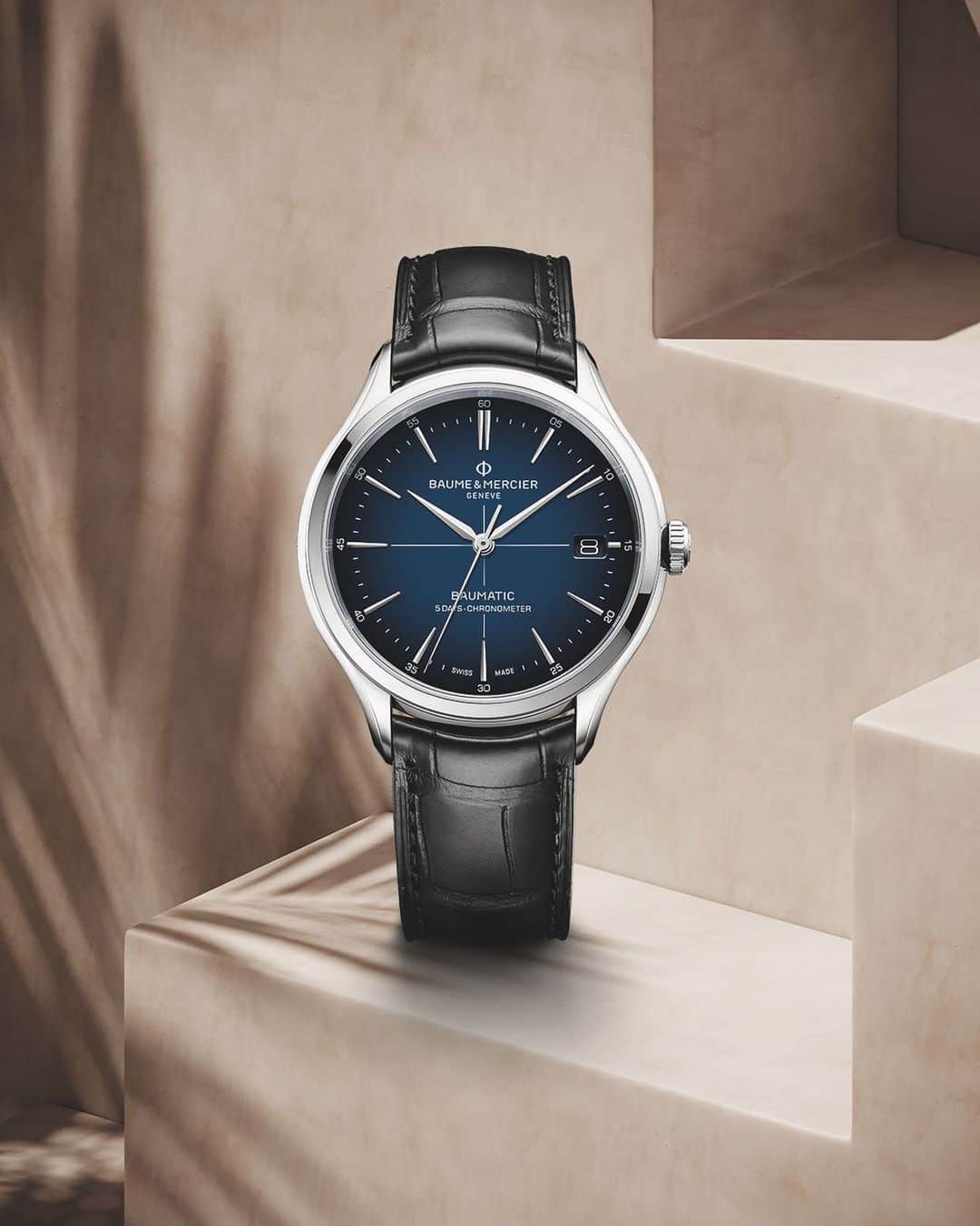 のインスタグラム：「Simplicity is the ultimate form of elegance. -- Clifton Baumatic 10467 40mm, Baumatic In-House Calibre, 5 Days Power reserve, Chronometer -- #BaumeEtMercier #CliftonBaumatic                                              #Swissmade #WatchCollector #Timepiece #LuxuryWatch #WatchFam」