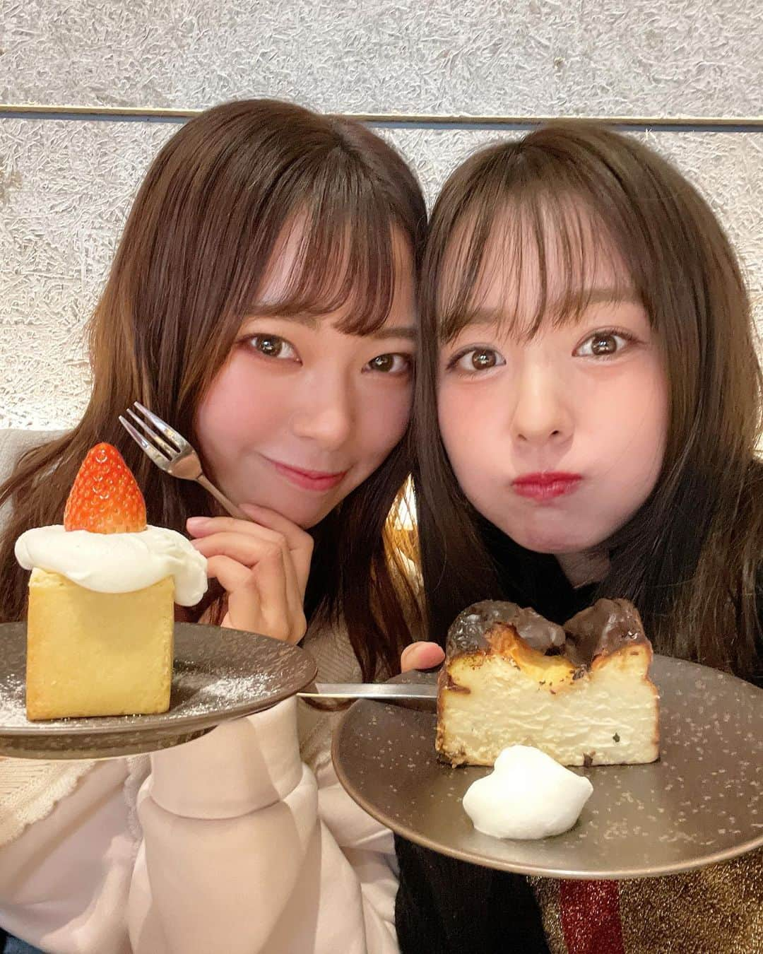 山田菜々さんのインスタグラム写真 - (山田菜々Instagram)「もう2月10日なんて早すぎない！！🥲 ２匹時々３匹🙂と過ごしてたらあっというまに過ぎるよ🌷」2月10日 17時32分 - tannana.yamada