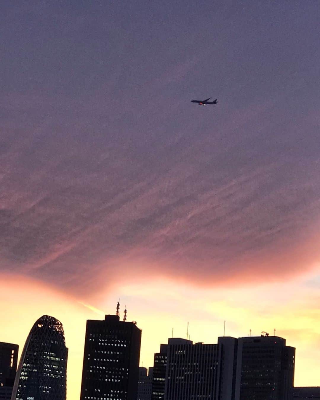 遠藤憲一さんのインスタグラム写真 - (遠藤憲一Instagram)「遠藤です。 夕陽が凄いキレイだ。」2月10日 17時39分 - enken.enstower