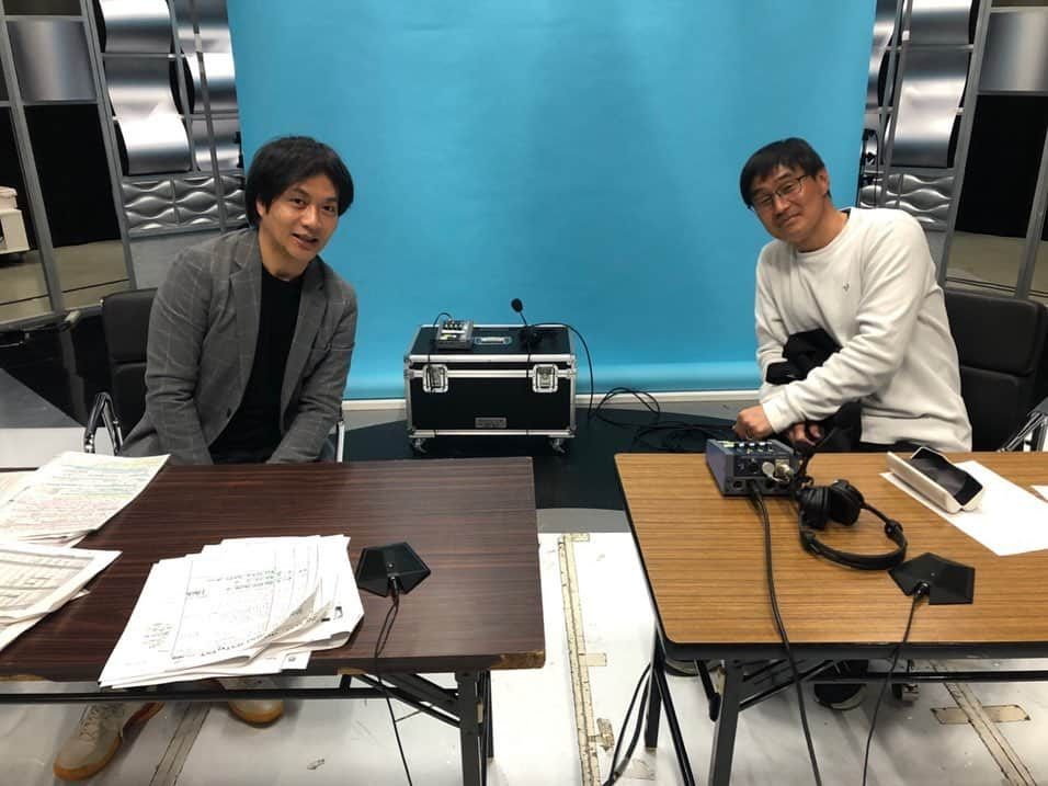 山田泰三さんのインスタグラム写真 - (山田泰三Instagram)「月曜は安永聡太郎さんと「アトレティコ・マドリードVSセルタ」、火曜は宮澤ミシェルさんと「レアル・マドリードVSヘタフェ」でした⚽️ 独走するアトレティコをレアルやバルサがどこまで追っていけるか、シーズン後半も楽しみです❗️ 今日はJリーグ公式映像のコメンタリーミーティングがオンラインで開催されました。 今シーズンもしばらくは人数が制限された中でのスタンド観戦となりそうです。 中継で少しでもサポーターの方が満足いただけるように我々も頑張ります💪 Jリーグの開幕も楽しみですね⭐️ #WOWOW #ラリーガ #laliga #レアルマドリード  #セルタ #アトレティコマドリード #ヘタフェ #久保建英 #DAZN #Jリーグ #サッカー #サッカー好き #サッカー好きな人と繋がりたい #jリーグ好きな人と繋がりたい」2月10日 17時43分 - taizoyamada_official