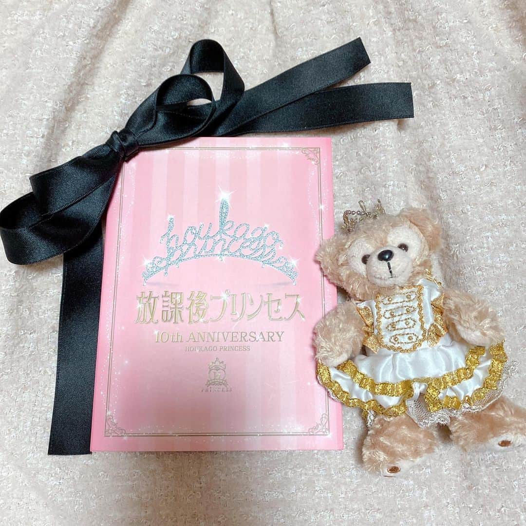 山口みらんのインスタグラム：「💜 💜 👸放課後プリンセス〜10th anniversary〜👸 、 今更ながらですが、放プリの記念すべき１０周年アルバムに元メンバーとしてコメントを掲載させて頂きました👸💓私の放プリの好きな曲ベスト3や1番の思い出等が載ってます🥳！！ ぜひ！ゲットして下さいねꪔ̤̱ꪔ̤̱ꪔ̤̱ 、 改めて、現メンバーが放プリを続けてくれてるから10周年が迎えられたということで...現メンバー、スタッフさん、今の放課後プリンセスのファンの皆様、過去の放課後プリンセスのファンの皆様に感謝です🙇‍♀️🙇‍♀️🙇‍♀️ 、 そして、メンバーの舞花の卒業ライブ日程がついに決まりました。 、 ・3月18日 ㈭ 渋谷O-east 、 舞ちゃんは私が迷ってた時に1番近くにいてくれて、ずっと一緒に頑張ってきた大切な大切な人です💜放課後プリンセスとしての舞ちゃんの最後のステージをぜひ！目に焼き付けるために遊びに行ってあげてくださいね💜💜💜 、 #放課後プリンセス #放課後プリンセス10周年  #idol  #みらまい姉妹  #アイドル」