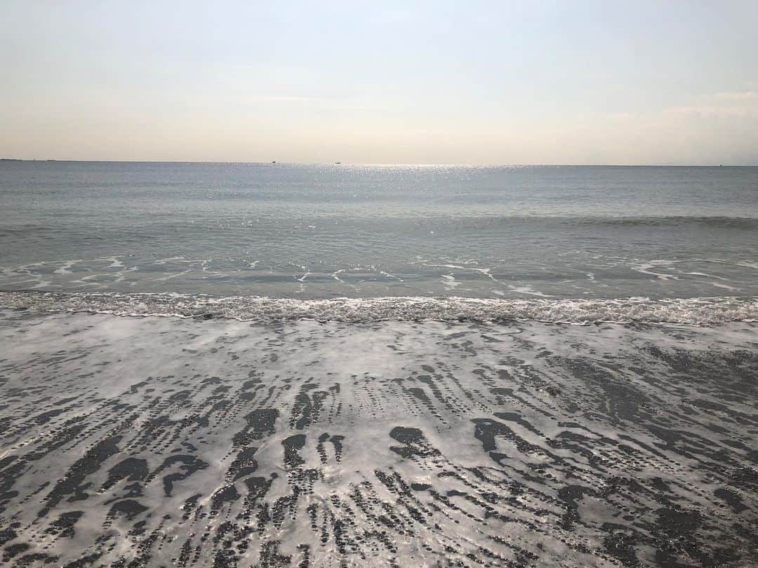 平田薫のインスタグラム：「海っていいよね 心が洗われる。  #海#海好き #sea」
