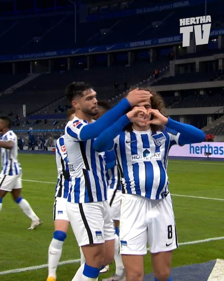 ヘルタ・ベルリンのインスタグラム：「Ihr seid wieder gefragt! 👀 Zusammen mit @betway_de suchen wir das erste Mal in diesem Jahr das Tor des Monats. Also, stimmt ab und kührt den schönsten Treffer im Januar! 🏆 So funktioniert's: Gebt einfach dem Kommentar mit eurem Favoriten ein Like. 👍⬇️ . . #tordesmonats #HaHoHe #herthabsc」