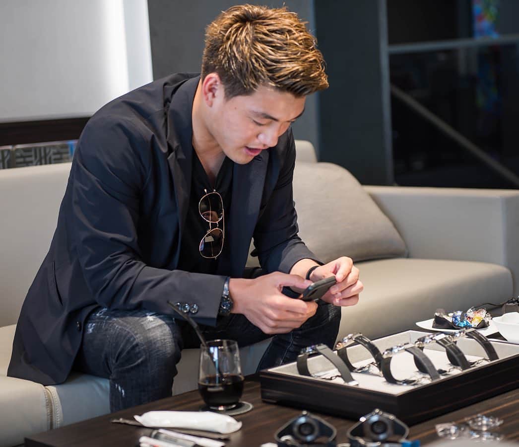 のインスタグラム：「#Repost from @doanritsu   Time flies. But we all have 86,400 seconds per everyday. I won’t waste any of that to achieve my goals. @hublot @hublot_japan @hublot_ginza #Hublot #ClassicFusion #Ginza #ウブロ #クラシックフュージョン #ウブロブティック銀座 #銀座」