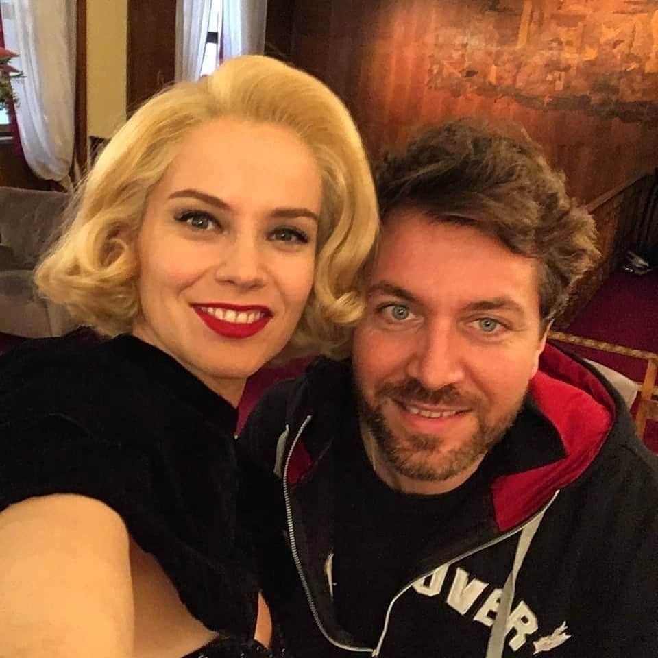 アンドレア・オズヴァルトのインスタグラム：「#extraordinary #talent #hairdresser #parrucchiere chiere #wig #parrucca #cinema #top #best #myfriend #forever ❤️ @samuele_miccoli #memories #filming #shooting」