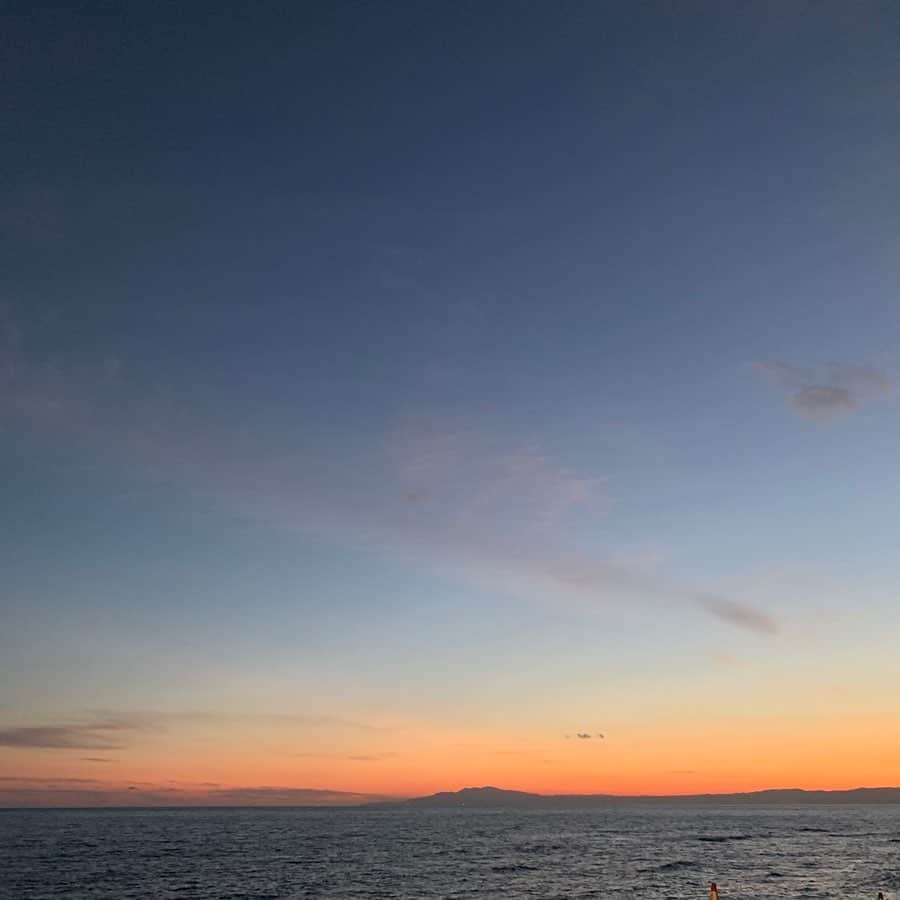 クリス智子さんのインスタグラム写真 - (クリス智子Instagram)「朝のオレンジから、  夜のオレンジ。」2月10日 18時05分 - chris_tomoko