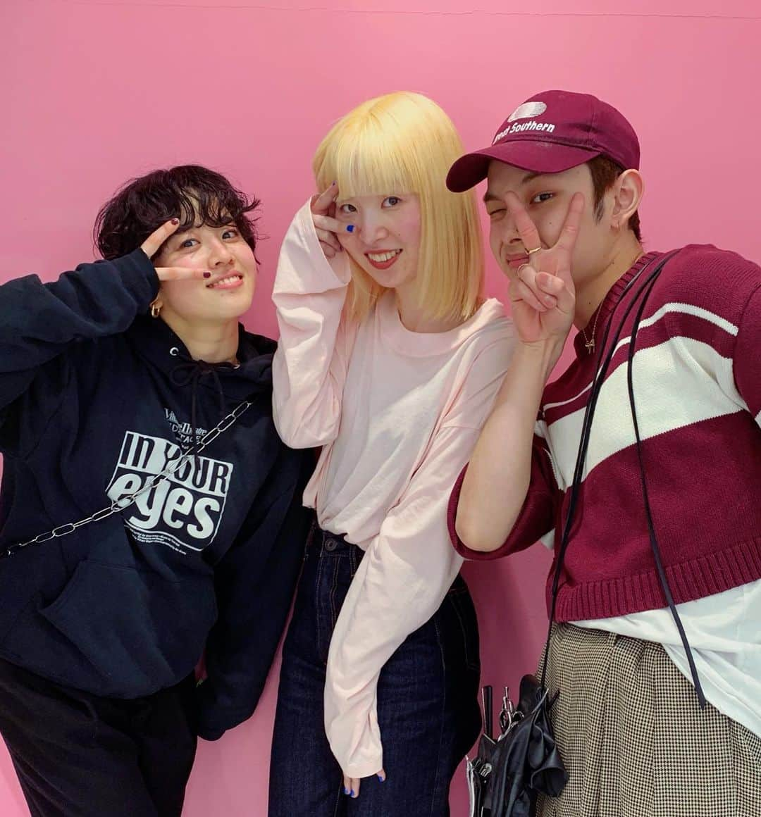 ユウキさんのインスタグラム写真 - (ユウキInstagram)「もうブロンドしか考えられない👩🏼💗💙 with love~!! @naochchu @nagaetakuma  #blondehair #ブロンドヘアー」2月10日 18時06分 - yuukichan2