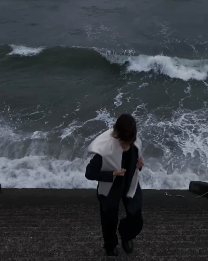 青山ケイトのインスタグラム：「🌊」