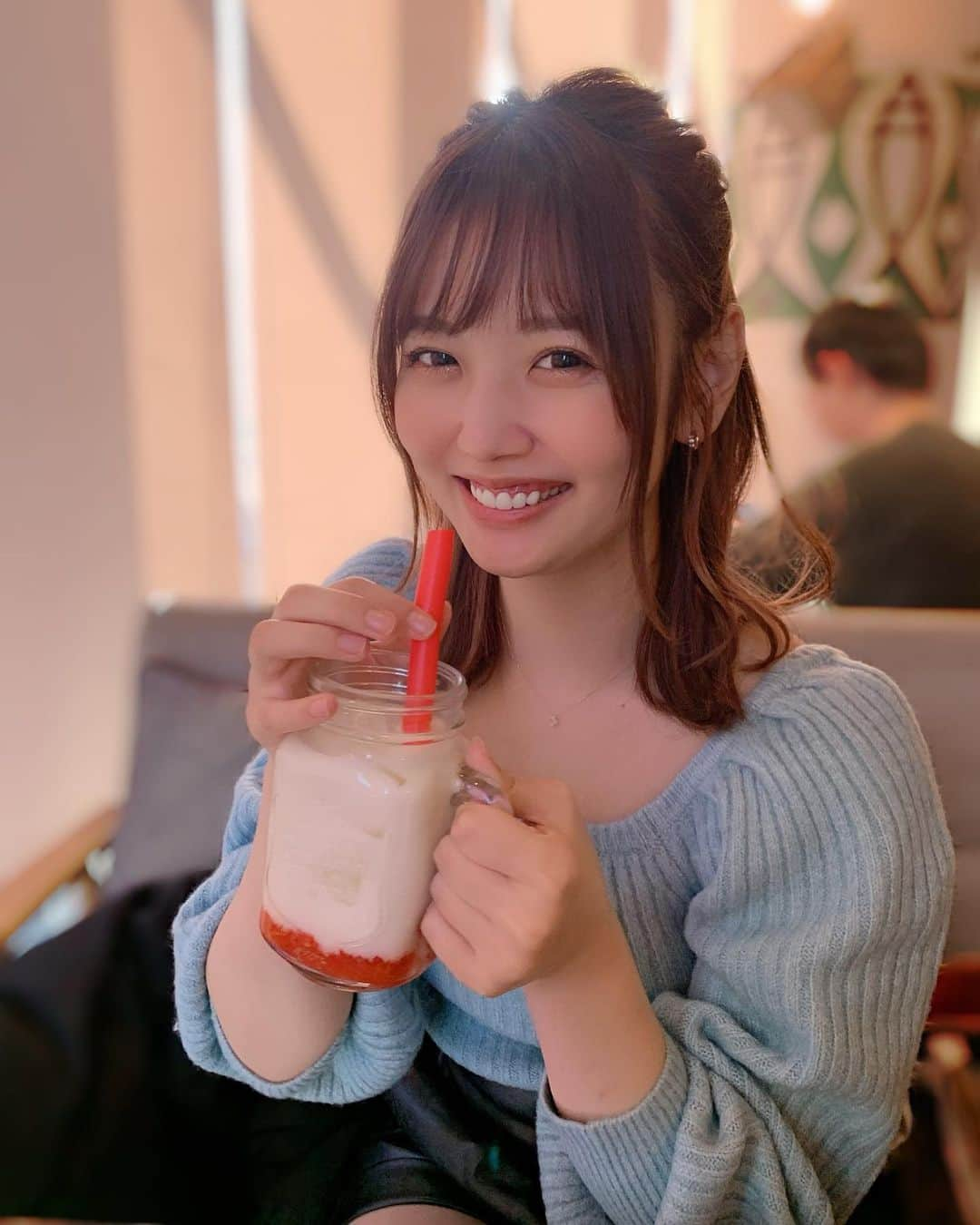 田尻あやめさんのインスタグラム写真 - (田尻あやめInstagram)「いちごミルク🍓🥛  　#カフェ巡り  #いちご」2月10日 18時18分 - taziriayame