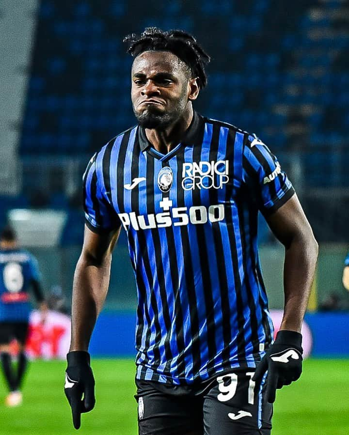 アタランタBCさんのインスタグラム写真 - (アタランタBCInstagram)「B💣💣💣MMM!!! ⠀ @duvanzapata91 #AtalantaNapoli #GoAtalantaGo ⚫️🔵 #Atalanta #BergAMO #ForzaAtalanta #CoppaItalia」2月11日 5時08分 - atalantabc