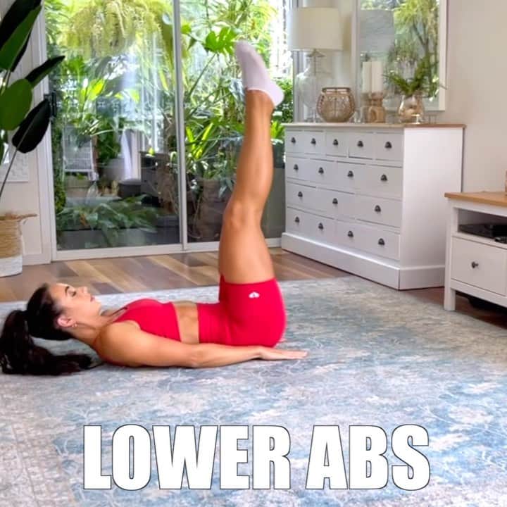 Danielle Robertsonのインスタグラム：「LOWER ABS 🔥  New Follow Along YouTube video is now LIVE wearing my current fave @womensbestwear outfit #womensbest Looking to tone your lower abs? I've got you! This 6 minute follow along workout is quick but effective.  Train with me! I post weekly follow along workout on my YouTube channel. I will guide you throughout the workout, keeping you motivated and on track. Let's do this!  Click the link in my bio or swipe up from stories OR search Dannibelle on YouTube. SO MANY OPTIONS   … Like & Subscribe  WORKOUT   2 SETS   30 sec work, 15 sec rest   - 30 sec Lying Leg Raises  - 30 sec Crossovers  - 30 sec Double Leg Extensions  - 30 sec Flutters」