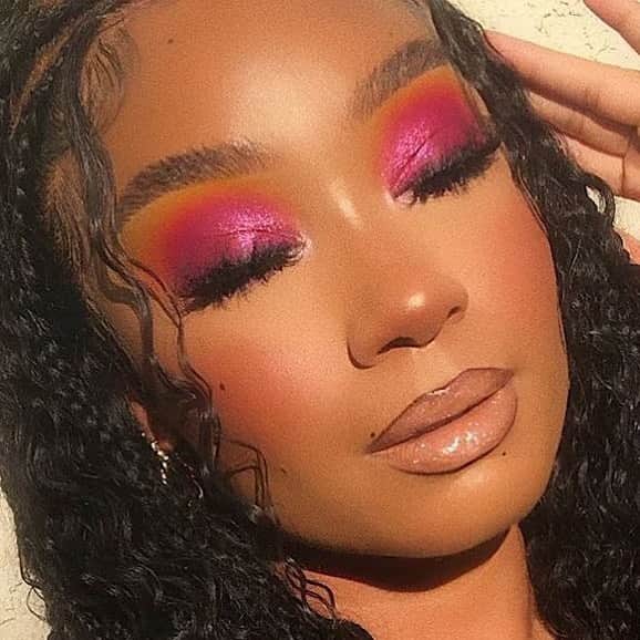 BH Cosmeticsのインスタグラム：「@tiffany.jones is a whole Valentine vibe in this bright red look ❤️ Use her exclusive code: TIFFANY for 10% off sitewide 🥳  #bhbaddies #bhcosmetics」