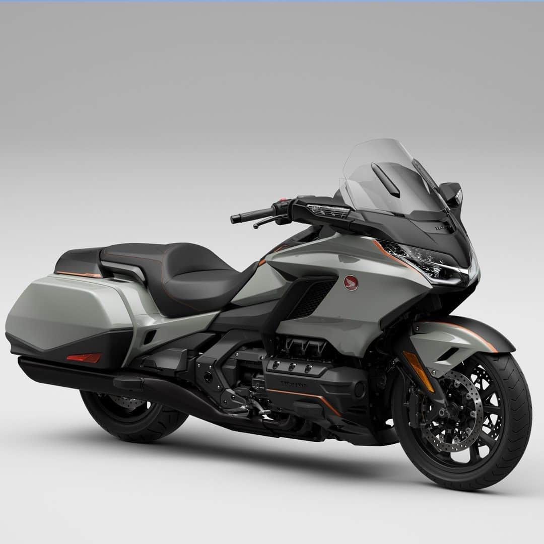 Honda Powersports USさんのインスタグラム写真 - (Honda Powersports USInstagram)「The Gold Wing is your dream ride that has everything you’ll need to make memories that last a lifetime. What do you think of the 2021 now available in Deep Pearl/Gray? #2021goldwing #goldwing #betteronahonda」2月11日 3時45分 - honda_powersports_us