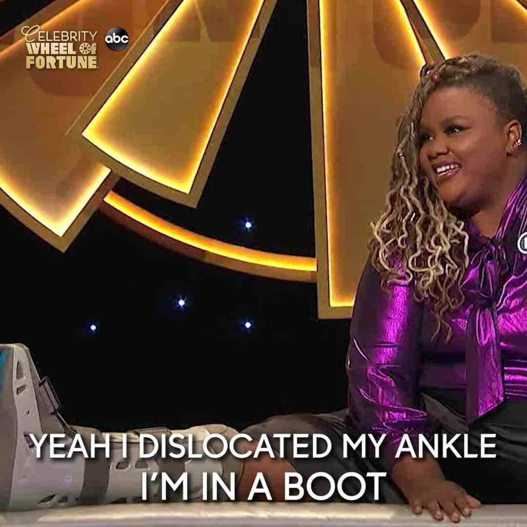 アメリカン・ブロードキャスティング・カンパニーのインスタグラム：「We won't tell you to break a leg tonight, @nicolebyer 😉 Watch her play for @TheOkraProject on #CelebrityWheelOfFortune tomorrow on ABC!」