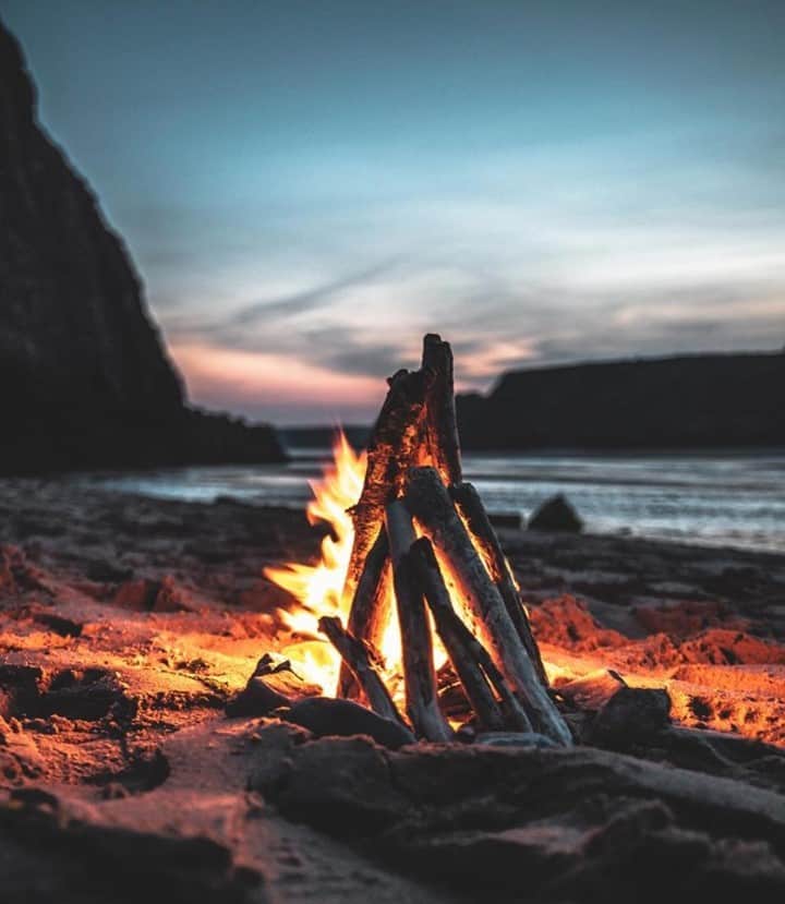 Shore Projectsのインスタグラム：「By the campfire⁠ ⁠ 📸: @danrose_uk⁠ ⁠ #shoreprojects⁠」