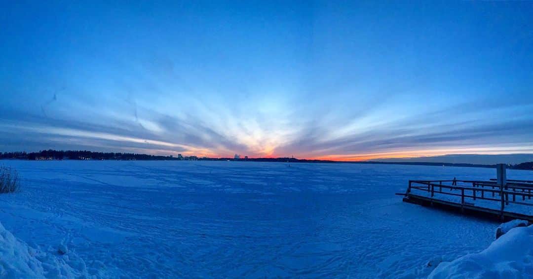 田中亜土夢さんのインスタグラム写真 - (田中亜土夢Instagram)「ヘルシンキで夕陽を見にいくならココがオススメ♪  #フィンランド #ヘルシンキ #torpanranta」2月11日 4時01分 - atom_tanaka_official