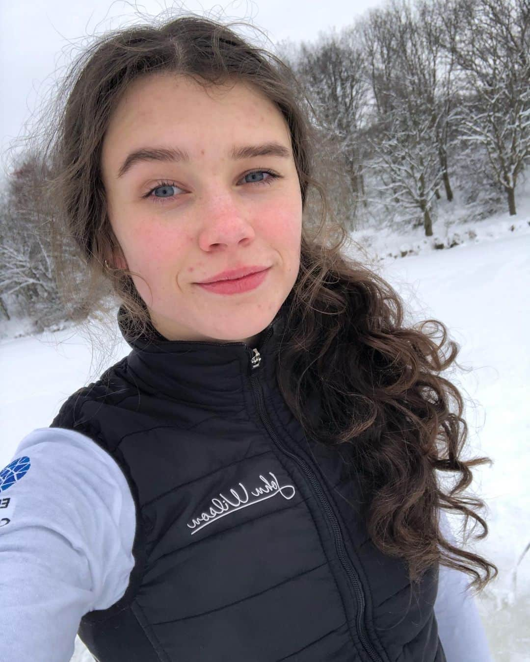 アナ・ドゥシュコヴァーのインスタグラム：「swipe for some skating ASMR❄️」