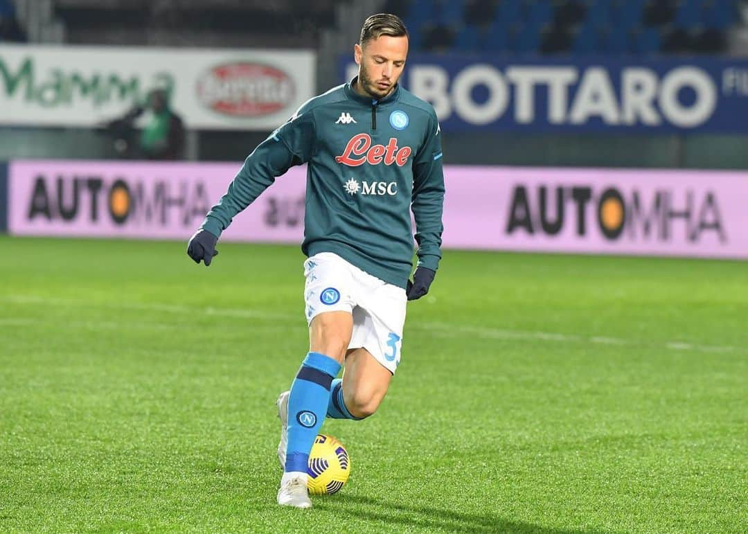 SSCナポリさんのインスタグラム写真 - (SSCナポリInstagram)「🏃‍♂️ Warm-up! 🔥   ⚽️ #AtalantaNapoli 🏆 #CoppaItalia   💙 #ForzaNapoliSempre」2月11日 4時15分 - officialsscnapoli