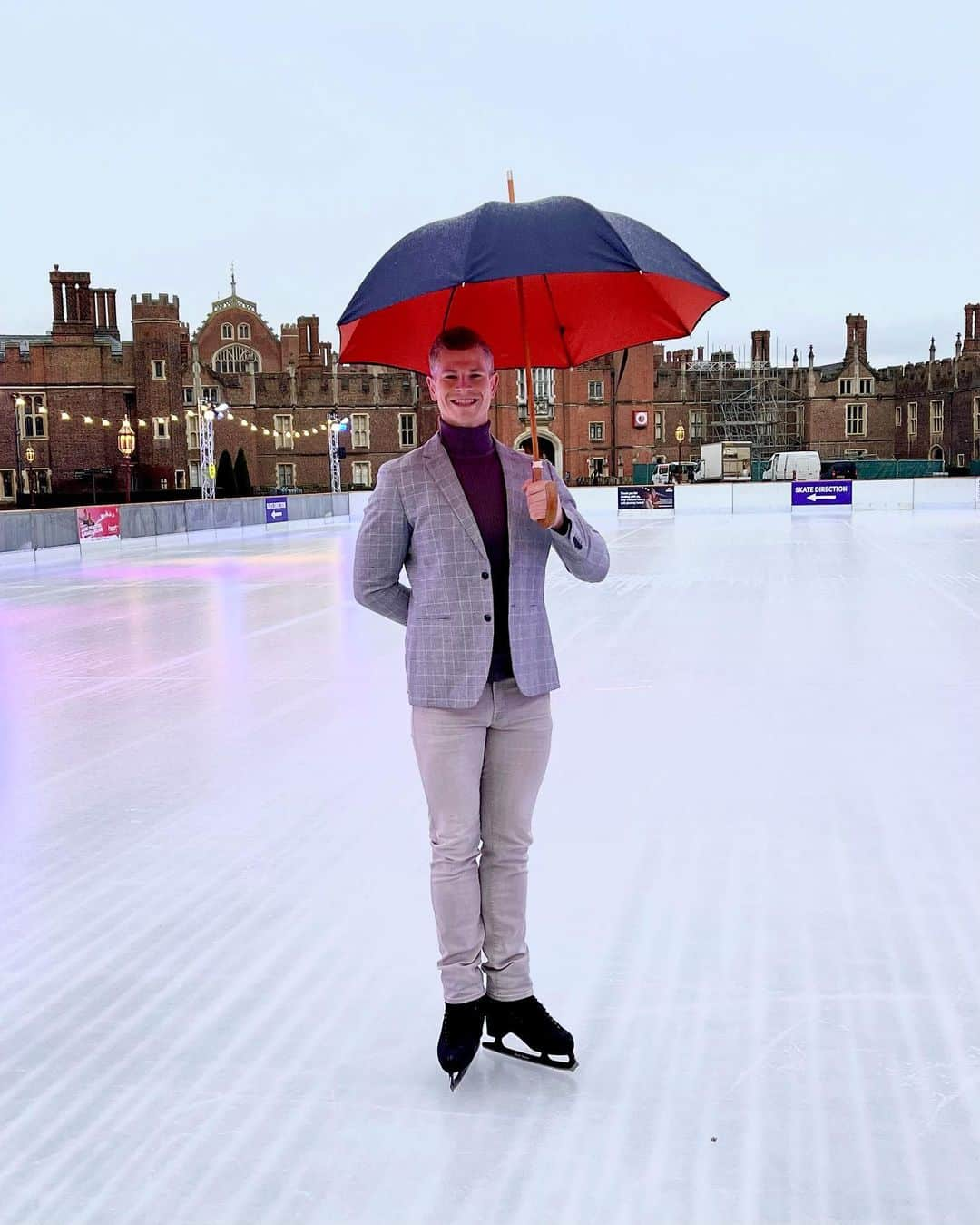 ハミッシュ・ゲイマンのインスタグラム：「As @gemmacollins once said ‘Prince Of The Ice’ 😉👑 This photo was from a magical morning back in the tier 2 days for a @hellomag shoot at @hamptoncourtpalace with my beautiful fiancée @ameliaskating ❤️ Swipe to see one of the final photos of us both together 🤗  I wouldn’t be the man I am today without Amelia. She is my biggest supporter, encourager, friend, and when lockdown ends my wife ❤️💍   📷 1. @princekalvin  📸 2. @nickyjohnston 🙌  #teamhuman #dancingonice #hamptoncourtpalace #hellomagazine」