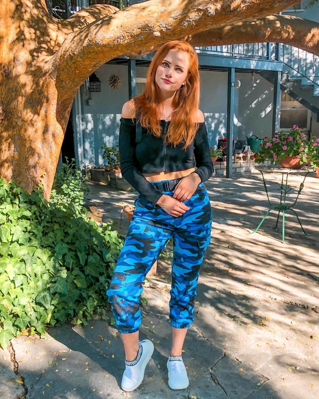 ティファニー・アルボードのインスタグラム：「I was reading a book and loved this, “There are only two ways to live your life. One is as though nothing is a miracle. The other is as if everything is.” - Albert Einstein.  - 💭 Life has been quite heavy for me but I love the simplicity and power of this statement. It reminds me that if I believe there to be ‘some’ miracles.. then perhaps it is ALL a miracle. ❤️  - #QOTD - do you believe life is a miracle? Yes or no?」