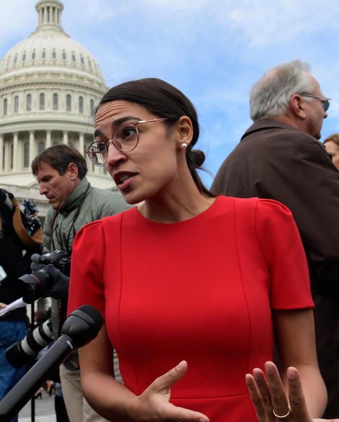 コモンさんのインスタグラム写真 - (コモンInstagram)「"They'll tell you you're too loud, that you need to wait your turn, and ask the right people for permission. Do it anyway." Congresswoman @AOC.」2月11日 4時49分 - common