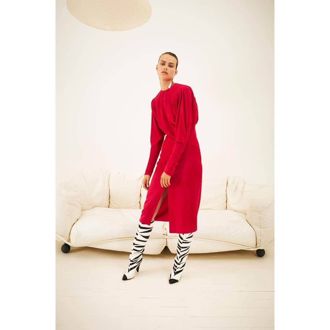 イザベルマランのインスタグラム：「SPRING 21 @birgitkos in Isabel Marant Spring 21 collection wearing the Venia dress.  Discover more through the link in our bio.  Photographed by: @blackpierreange  #IsabelMarantSS21 #IsabelMarant」