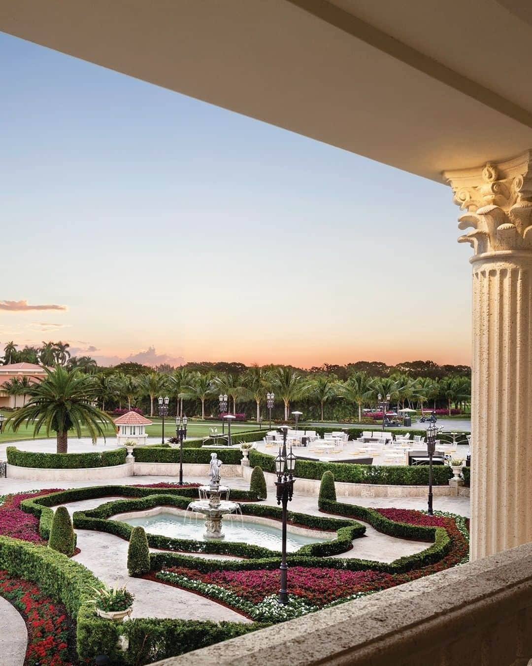 Trump Waikikiのインスタグラム：「When Hawaii is too far for a last minute getaway, @trumpdoral delivers an unparalleled resort experience. Book them today to enjoy their poolside cabanas, championship golf and more! TrumpHotels.com/Miami」