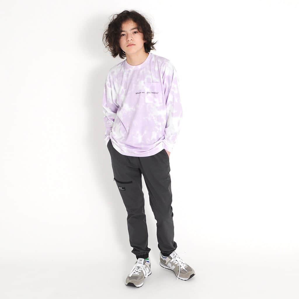 GLAZOSのインスタグラム：「. #new items GLAZOS新作、本日入荷しました◎ . 今回は#ソックス や春色トップス、 春先に使いたい定番チノボトムなどなど 多数入荷しております～♩ . 本日アップされた#春アウター も あわせてチェックしてみてください！ . . . #glazos #kidsootd #kidsfashion #kidscoordinate #kidsfashion #kids #mensfashion #mensstyle #boy #おそろいコーデ #兄弟 #小学生コーデ #小学生男子 #おでかけコーデ #中学生男子 #小5 #小6 #キッズファッション #男の子ママ #男子 #小学生 #新作 #winter #高学年 #冬コーデ #春」