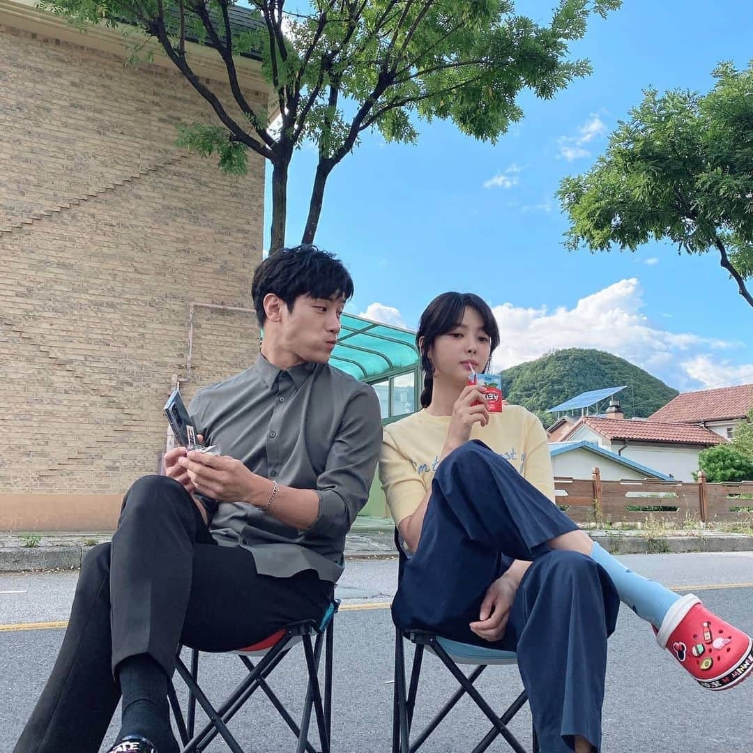 Lee Si-gangさんのインスタグラム写真 - (Lee Si-gangInstagram)「#비밀의남자 #차서준#배우#이시강 ❣ 서준이  추억 ❣서준아 잘가❣  7개월 간 차서준으로 살면서, 많은 분들에게 사랑 받고 관심 받으며 행복하게 연기 할수있었습니다.  저 역시 마지막 대본을 받고.. 정말 많이 울었습니다. 차서준을 연기하는 사람으로써 정말 마음이 아프더라구요, 그래도 한 사람의  희생으로 자기가 사랑하는 사람들을 지킬 수 있기에, 서준이는 그걸로 행복할 거라고 생각 하고 이해하려고 노력했어요. 정말 힘든 감정선을 연기하면서 많이 힘들었던 거만큼, 많이 성장할 수 있었던 시간이었습니다. 열심히 달린 만큼 푹 잘쉬고 다시 점검해서 좋은 작품으로 다시 인사 드릴 수 있었으면 좋겠습니다  비밀의남자 차서준 많이 사랑 해주셔서 진심으로 감사 해요 앞으로도 저 많이 응원해 주시고 많이 관심 가져주세요❣」2月10日 20時29分 - lee_si_kang