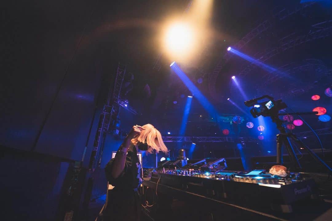 DJ CHI☆MEROのインスタグラム：「🔮 . 15日AM6:00から新宿TFCでDJします。 朝から遊べる方DMシテネ。 . . #djanemagjapan #warpshinjuku  #tokyo」