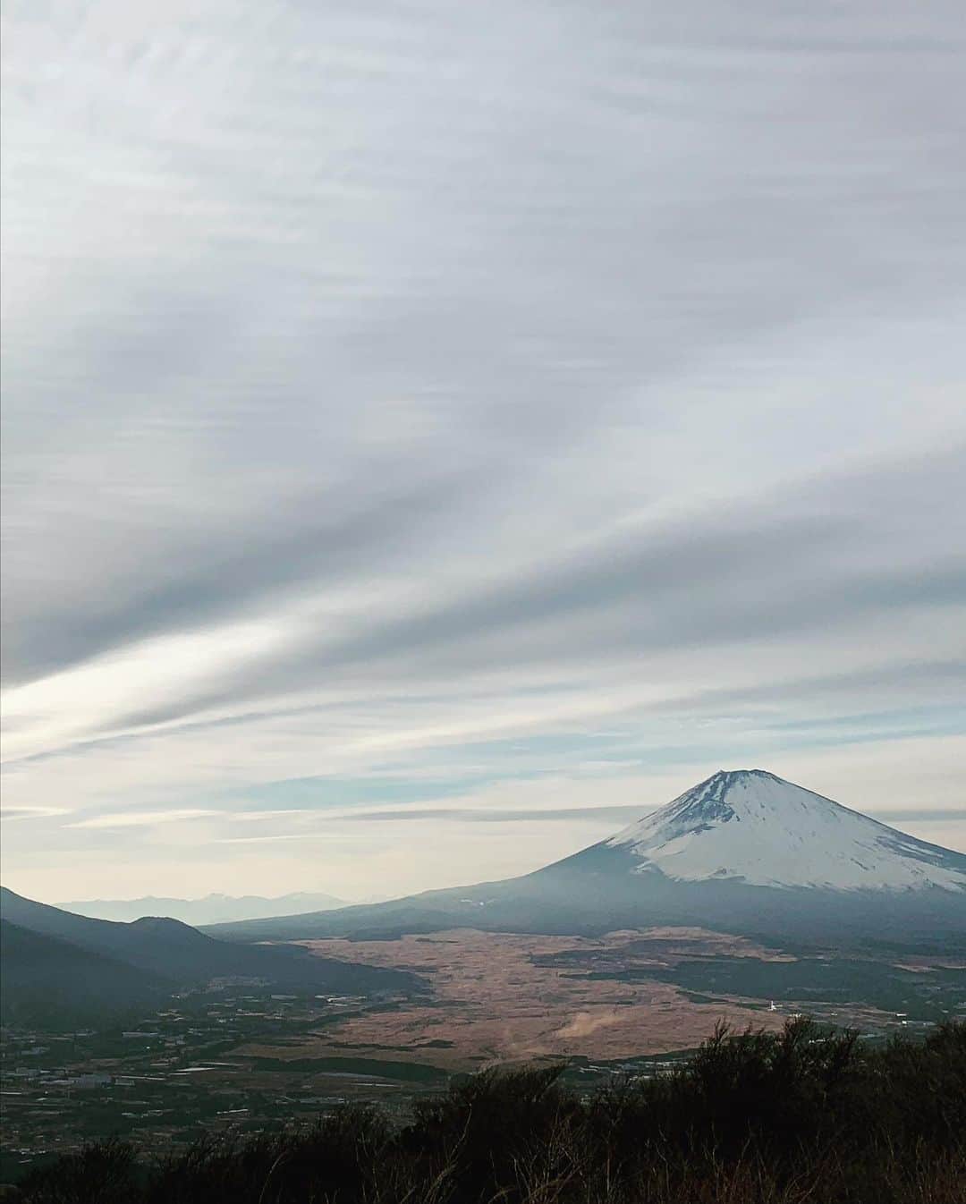 前川泰之さんのインスタグラム写真 - (前川泰之Instagram)「今日は雑誌M en'sEXのロケで箱根へ。 とても素敵な景色に出会えました✨✨ やっぱり富士山はいいなぁ🗻  #メンズEX #雑誌　#ロケ　#富士山　#箱根ドライブ」2月10日 20時48分 - maekawa_yasuyuki_official