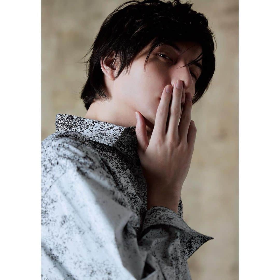 橘昌吾のインスタグラム：「anan 2月3日発売号にて城田優さんのスタイリングを担当させて頂きました。﻿ (画像はanan webさんより拝借しております)﻿ #城田優 #anan #styling」