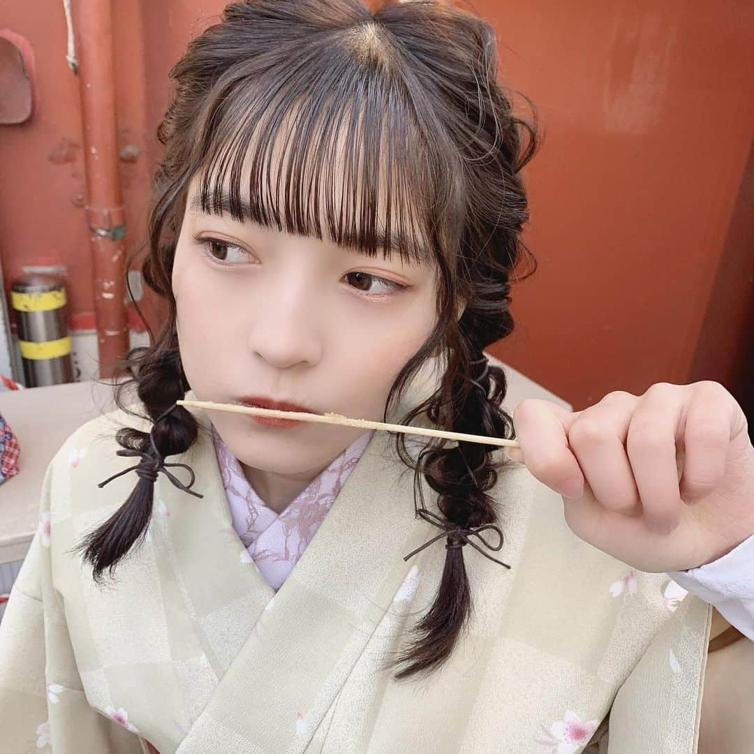 黒嵜菜々子さんのインスタグラム写真 - (黒嵜菜々子Instagram)「食べるの大好き🍡  #浴衣ヘアアレンジ  #浴衣  #着物レンタル  #食べ歩き」2月10日 20時45分 - kurosaki0516