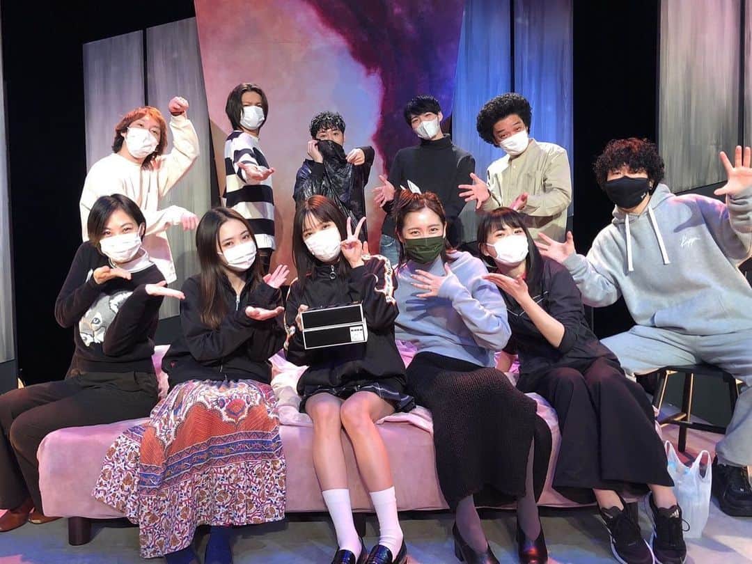 山碕薫太さんのインスタグラム写真 - (山碕薫太Instagram)「舞台『PINKの川でぬるい息』4日目ありがとうございました🙇🏻‍♂️✨  小関舞さんの誕生日をお祝いしました🎂✨  おめでとうございます🎉✨  #キ上の空論 #キ上PINK #誕生日 #birthday」2月10日 21時05分 - kunta_19910424