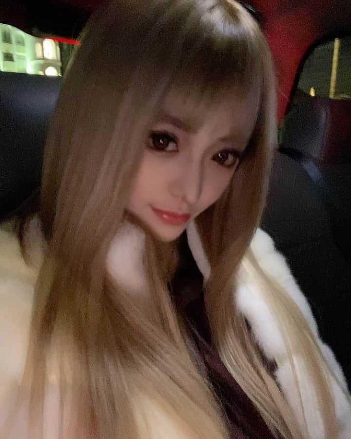 りなのインスタグラム：「美容院行った後は 毎回サラサラになるからモチベあがる♥️」